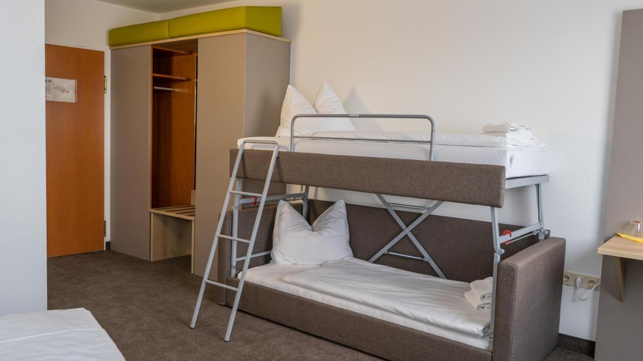 Highway Hotel Херболцхайм Екстериор снимка