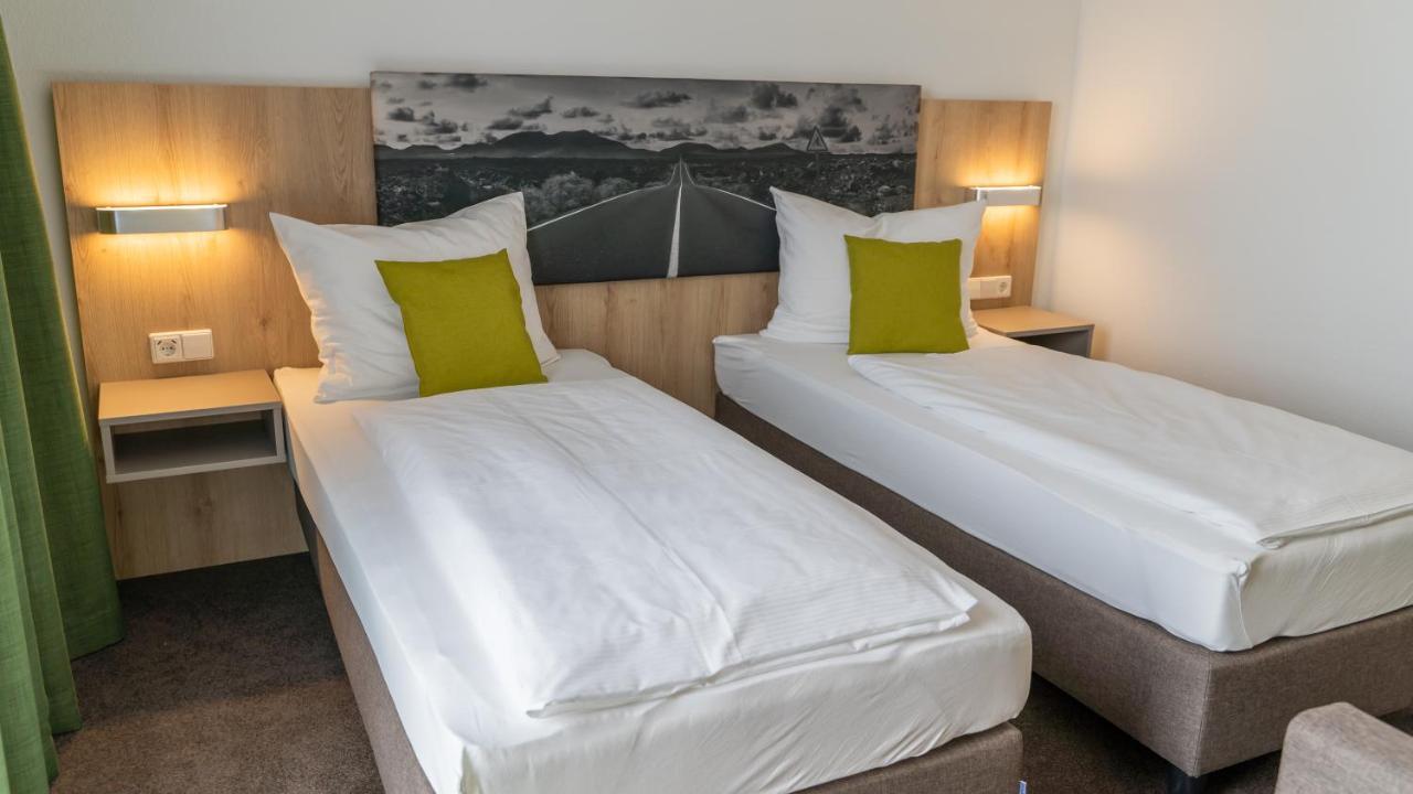 Highway Hotel Херболцхайм Екстериор снимка