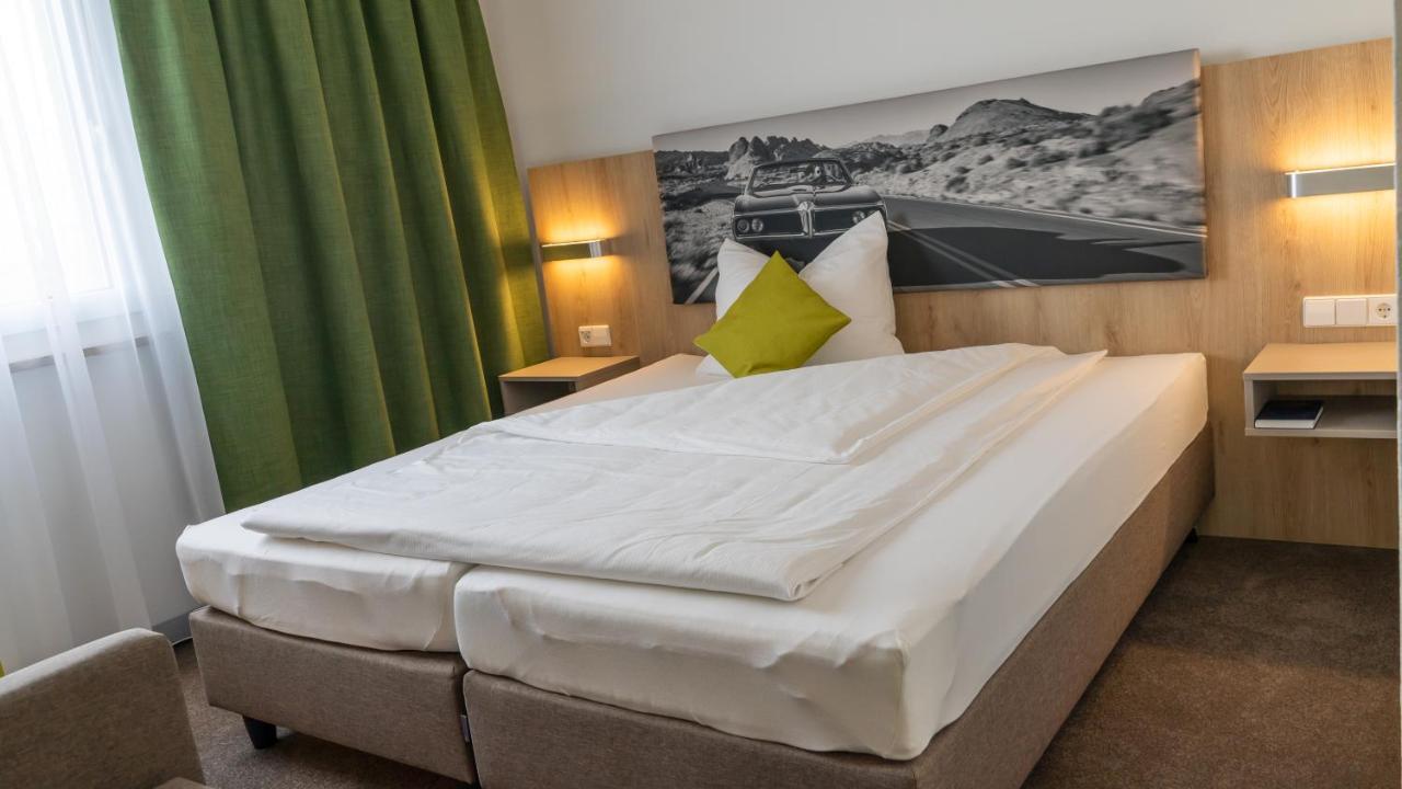 Highway Hotel Херболцхайм Екстериор снимка