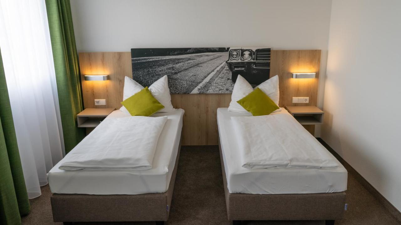 Highway Hotel Херболцхайм Екстериор снимка