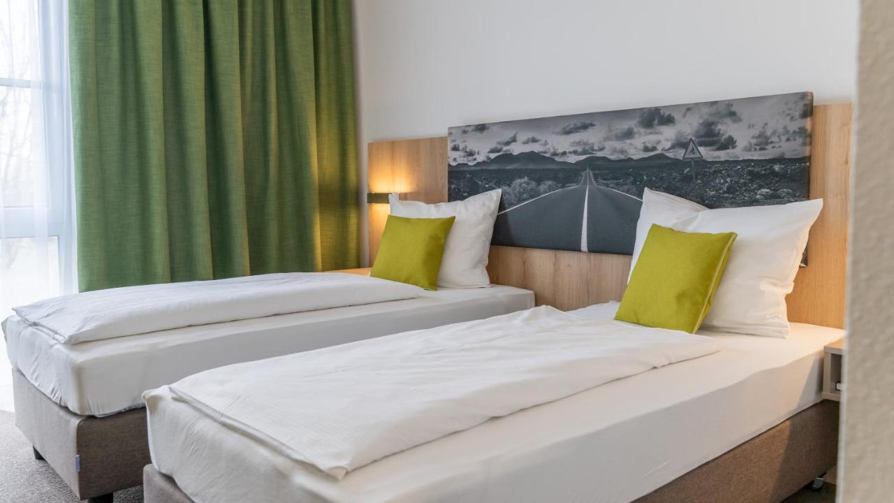 Highway Hotel Херболцхайм Екстериор снимка