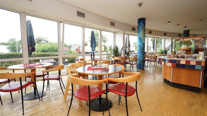 Highway Hotel Херболцхайм Екстериор снимка