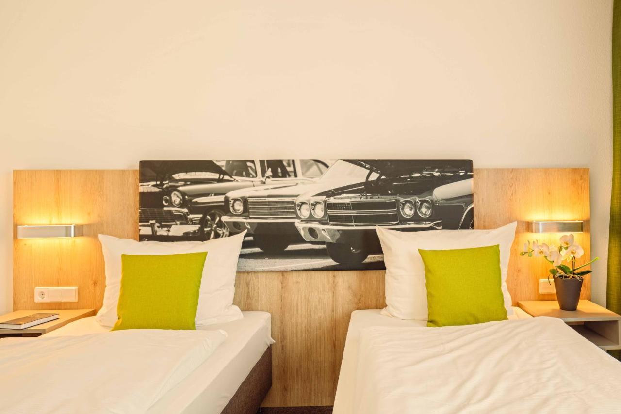 Highway Hotel Херболцхайм Екстериор снимка