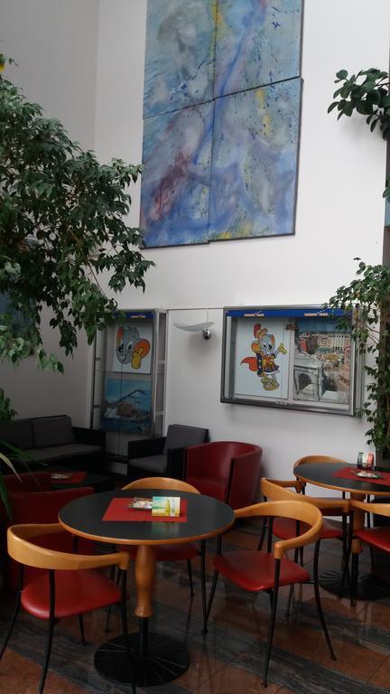 Highway Hotel Херболцхайм Екстериор снимка