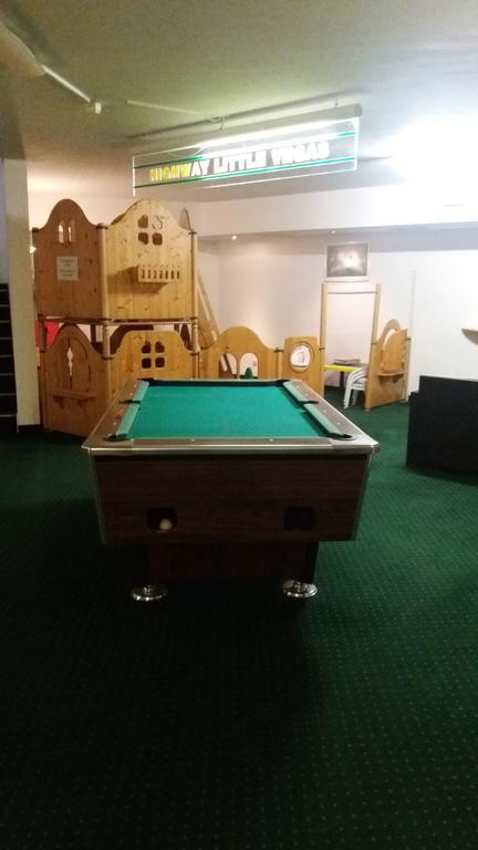Highway Hotel Херболцхайм Екстериор снимка