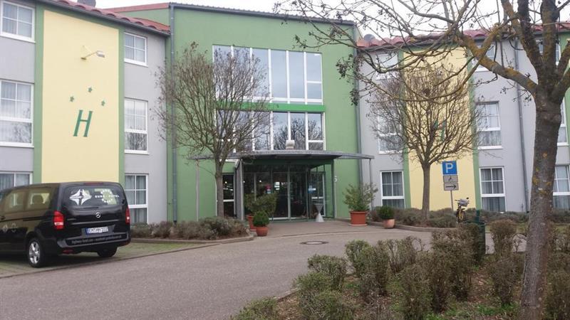 Highway Hotel Херболцхайм Екстериор снимка